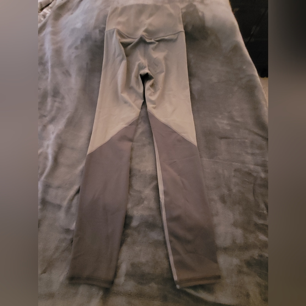 Vuori Creme & Grey Women's Workout Pants